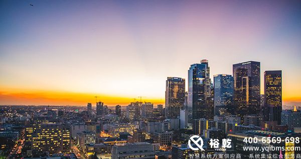 智能化電力監(jiān)控系統(tǒng):推動(dòng)現(xiàn)代能源管理的未來(lái) 智能化電力監(jiān)控系統(tǒng):推動(dòng)現(xiàn)代能源管理的未來(lái)